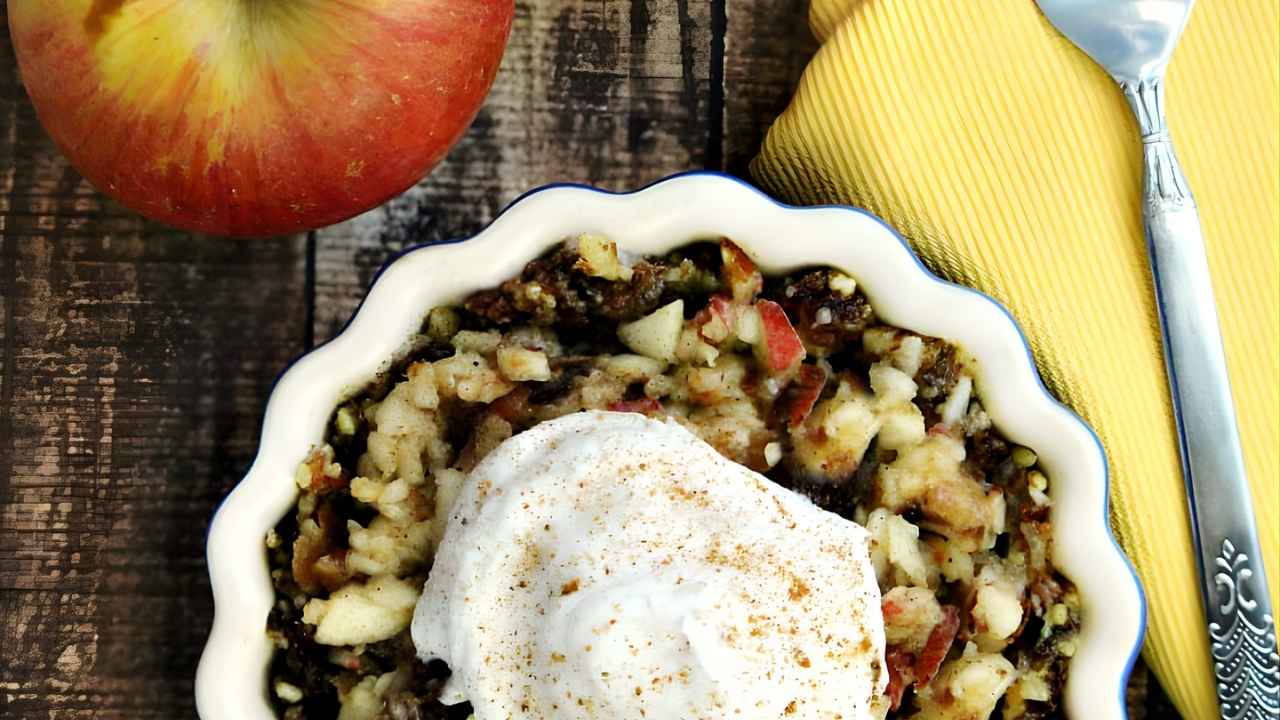 Vegan and Gluten-Free Apple Pie With Walnut Oat Crumble
